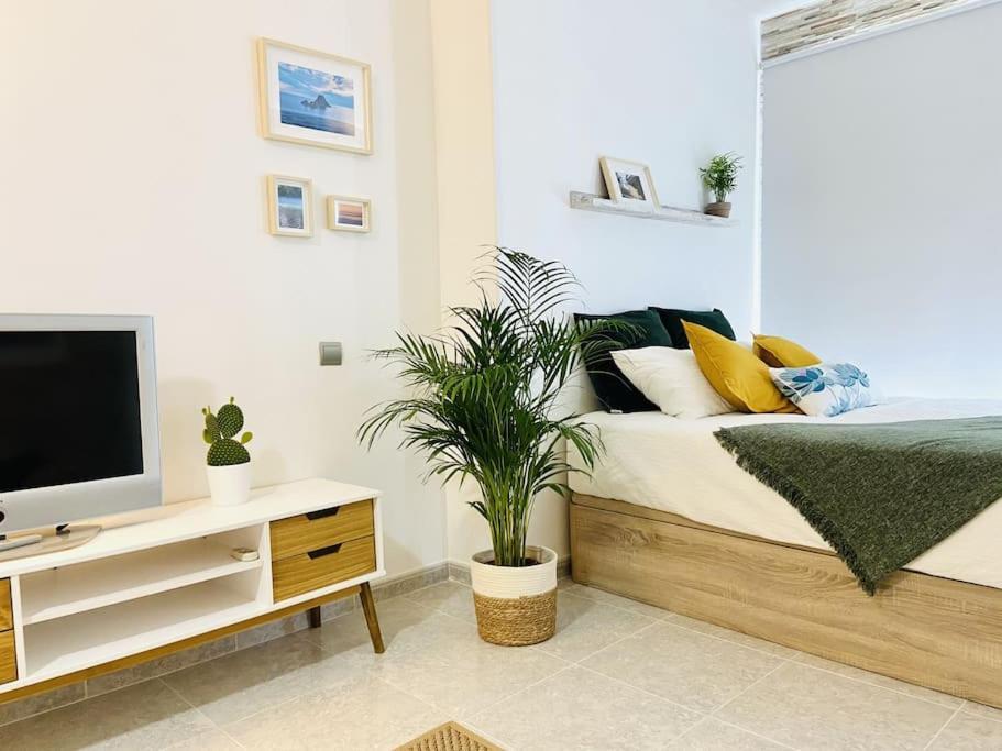 Alterhome Luminoso Estudio Con Piscina Y Maravillosas Vistas Torremolinos Esterno foto