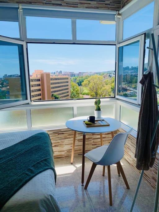 Alterhome Luminoso Estudio Con Piscina Y Maravillosas Vistas Torremolinos Esterno foto