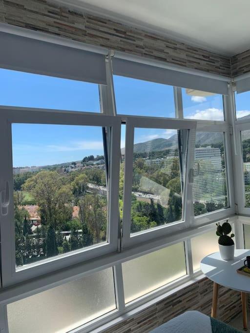 Alterhome Luminoso Estudio Con Piscina Y Maravillosas Vistas Torremolinos Esterno foto